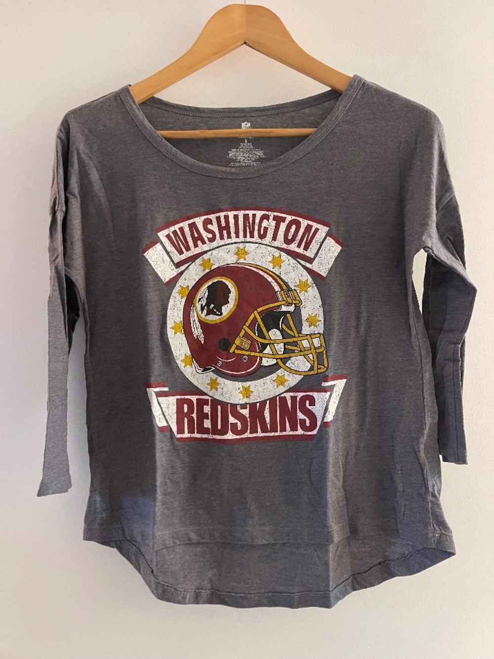 Ladies Washington Redskins 3-Quarter to Long Sleeve T-Shirt (Sized Small)